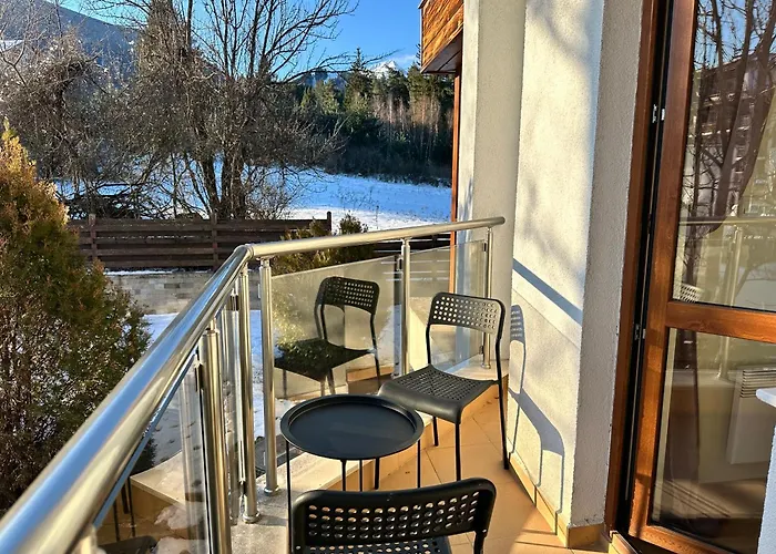 Pine Tree - Charming