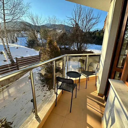 Apartment Pine Tree - Charming *